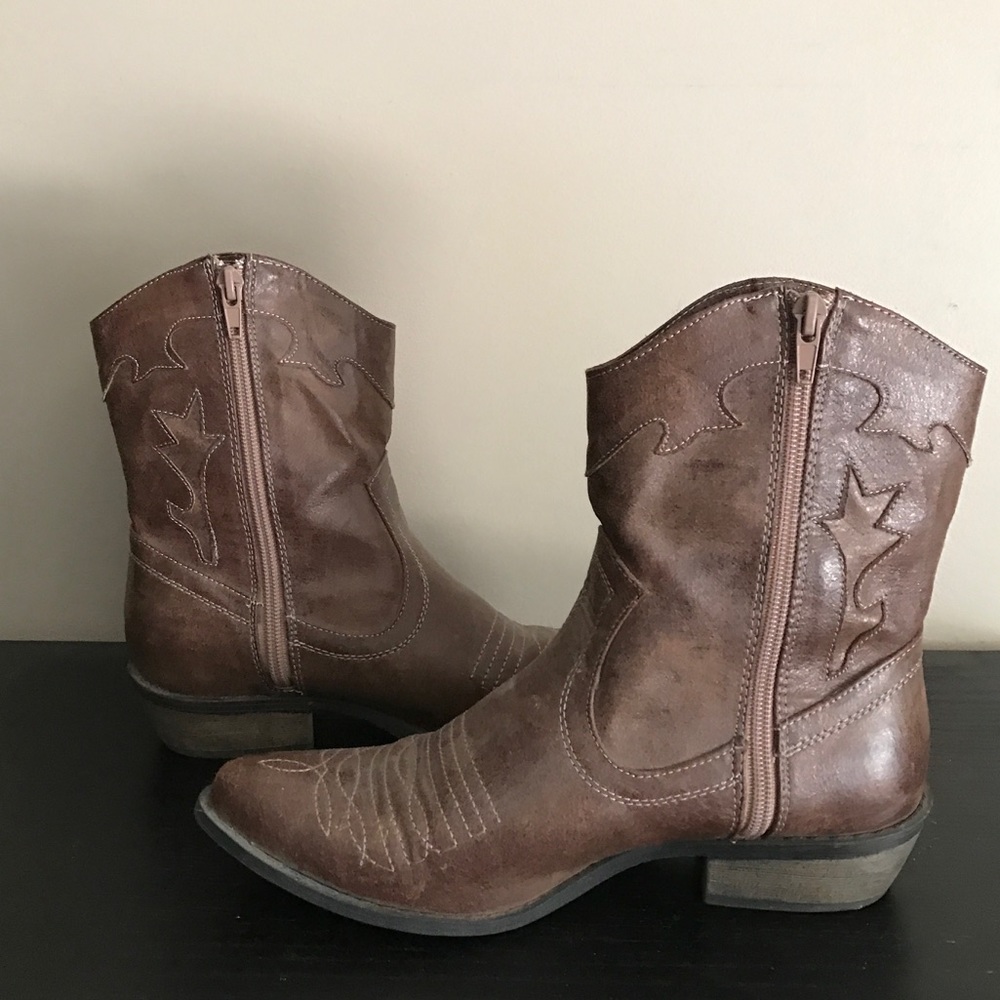 Never worn before Cowgirl boots!